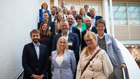 Helse- og omsorgsminister Jan Christian Vestre med de andre partnerne i Ventetidsløftet