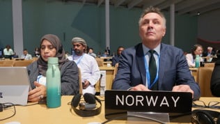 Klima- og miljøminister Tore O. Sandvik under FNs klimatoppmøte i Baku