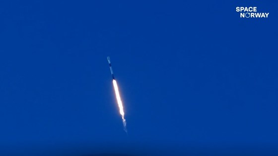 skjermdump av direktesendingen der vi ser raketten skytes opp