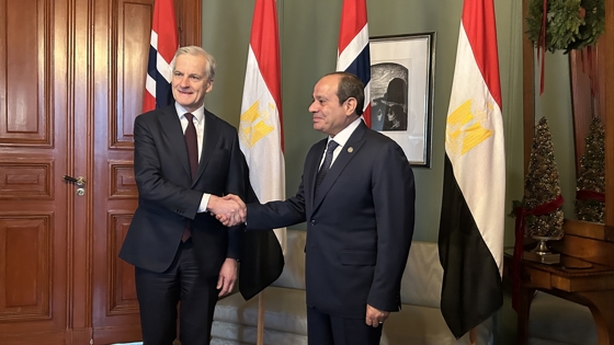 President Abdel Fattah Al Sisi is welcomed by Prime Minister Jonas Gahr Støre.