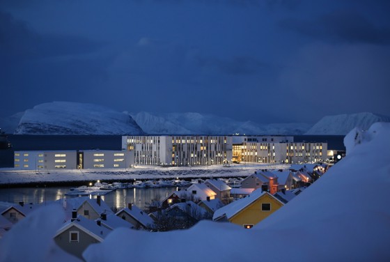 Nye Hammerfest sykehus i vinterlandskap