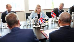 Utenriksminister Anniken Huitfeldt har møte med storbritannias utenriksminister