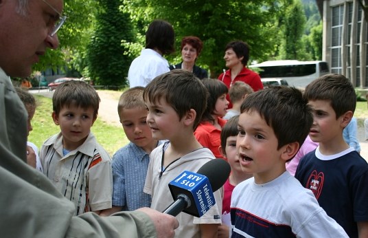 Barn fra barnehagen i Idrija