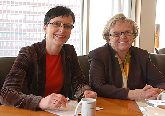 Fornyings- og administrasjonsminister Heidi Grande Røys og kommunal- og regionalminister Magnhild Meltveit Kleppa.