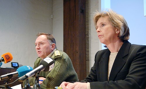 Forsvarsminister Anne-Grete Strøm-Erichsen og forsvarssjef Sverre Diesen