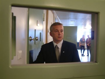 Justisminister Knut Storberget på besøk i Åna fengsel.