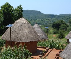 Solceller i bruk på den sørafrikanske landsbygda. Foto: Magne G. Vegel