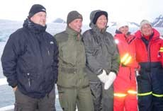 Ministrene var invitert av Helen Bjørnøy på en båttur til Isfjorden, her er de ved Nordenskjoldbreen. Fra venstre: Krister Nilsson (statssekretær i Sverige), Jan-Erik Enestam (Finland), Jonina Bjartmarz (Island), Helen Bjørnøy og Harriet Lindemann (Åland).