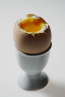 Økologisk: Egg i eggeglass. Foto: Jan Djenner; Samfoto