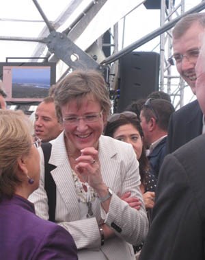 Sigrid Hjørnegård i samtale med president Bachelet