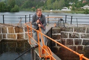 Terje Riis-Johansen på Lunde sluse under pressekonferanse om Telemarkskanalen