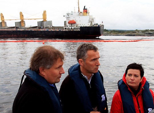 Olje- og energiminister Riis-Johansen, statsminister Stolteberg og fisker- og kystminister Pedersen. Foto: SMK