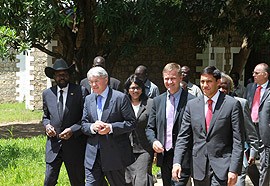 Fra møtet i Sudan: Andrew Mitchell (Storbritannia), Erik Solheim og Rajiv Shah (USA) møtte Sør-Sudans president Salva Kiir (t.v.) i Juba. Foto: Trine J. Eskedal, UD