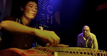 Zhang Wei and Bugge Wesseltoft during a Notch 2006 Concert. Photo: Kristoffer Rønneberg, Scanpix