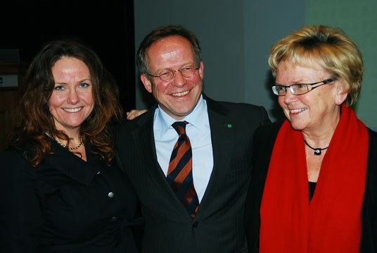 Statssekretær Heidi Sørensen, landbruks-og matminister Lars Peder Brekk og kommunal-og regionalminister Magnhild Meltveit Kleppa. Foto: Miljøverndepartementet.