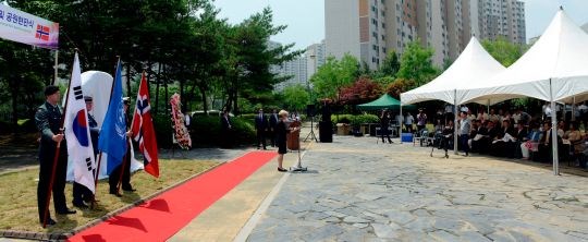 Torsdag 25. juli ble et minnesmerke over feltsykehuset avduket, og parken minnesmerket står i fikk navnet Norwegian Korean War Veterans Memorial Park.