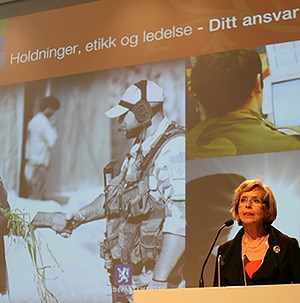 Forsvarsminister Anne-Grete Strøm-Erichsen lanserte Hanalingsplanen for 2009-2012. - Foto: Forsvarsdepartementet