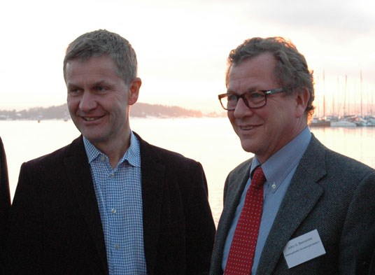 Miljø- og utviklingsminister Erik Solheim med NHO-sjef John G. Bernander. Foto: Miljøverndepartementet.